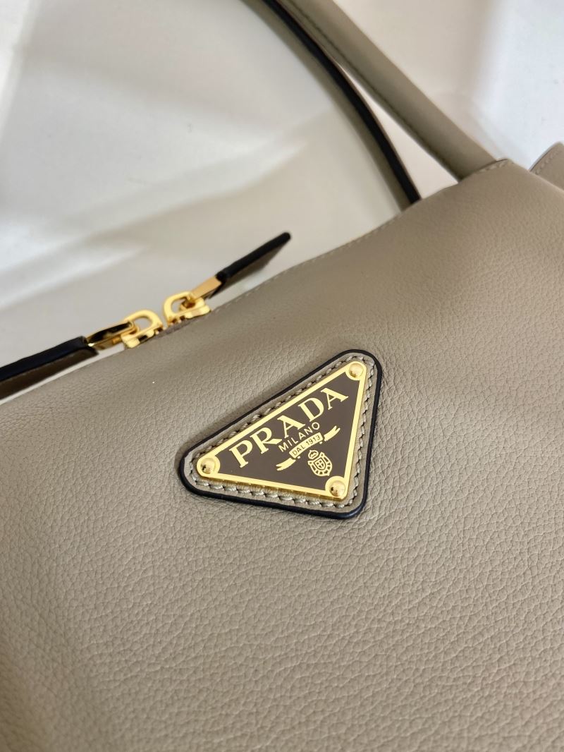 Pra*a hobo bags